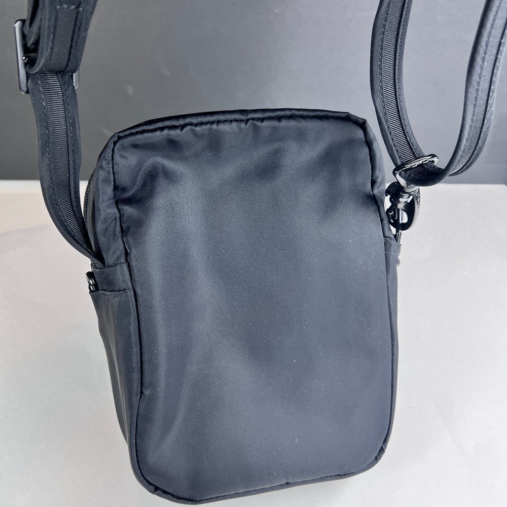 Pacsafe Citysafe CS7 Anti-Theft Crossbody Travel Shoulder Bag Black - Picture 3 of 13